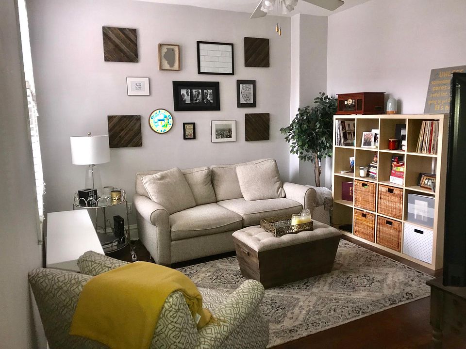 1st image of 2117 W Berteau Ave APT 2R