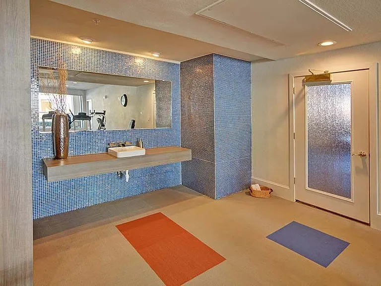 Lakepointe Residences — Photo 17