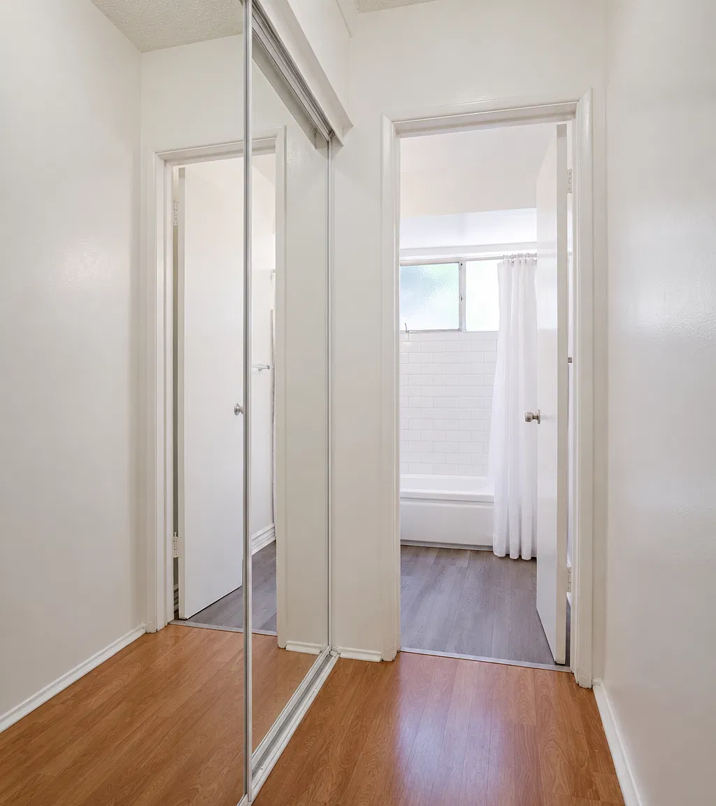 Studio, 350 sqft, $1,695 — Photo 4