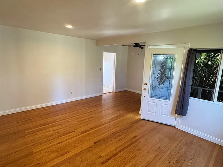 8330 La Villa St — Photo 4