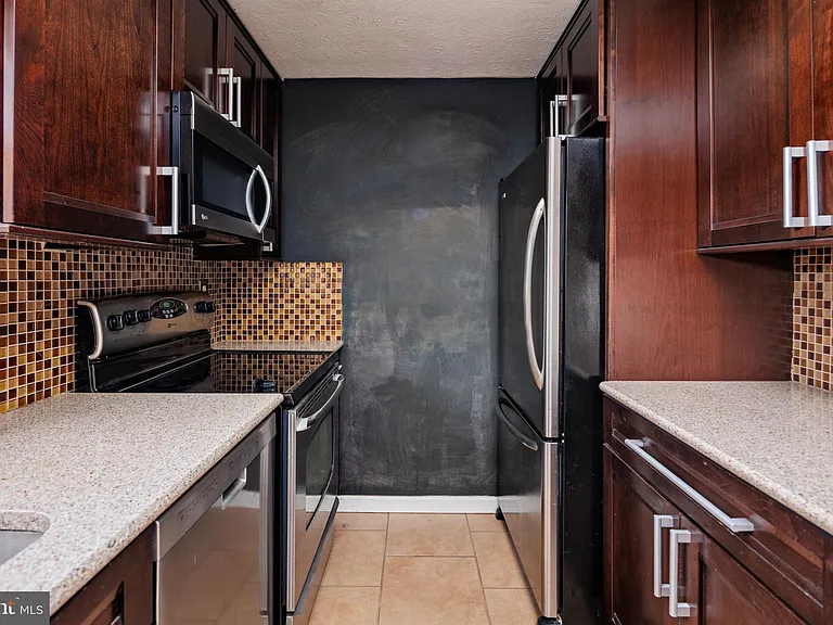 21 Valley Park Ct — Photo 13