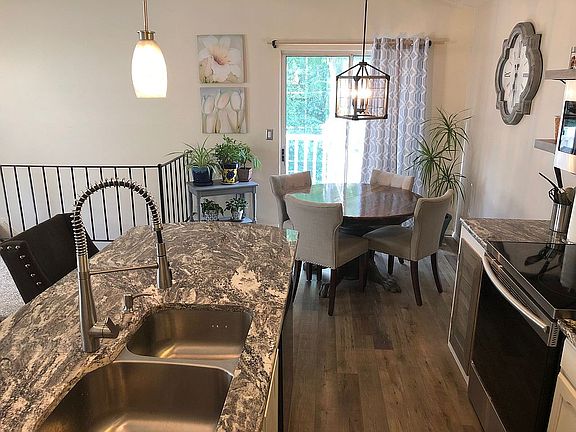 Kitchen / Dining