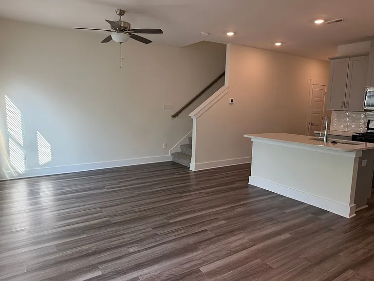 814 Thread Way — Photo 7