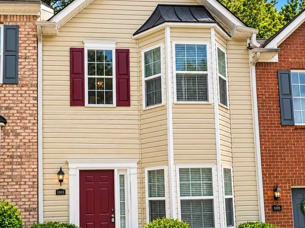 1203 Blairs Pointe Dr, Austell, GA 30168