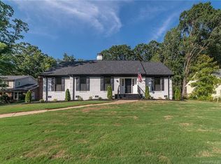 5851 Deveron Dr, Charlotte, NC 28211