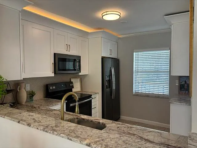 2 bed, 2.0 bath, 925 sqft, $1,950 — Photo 2