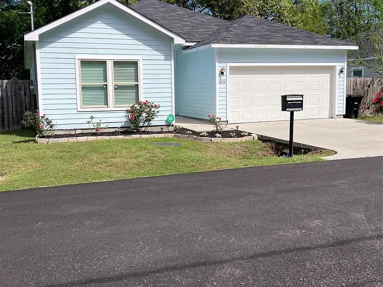 1018 Homer St — Photo 2