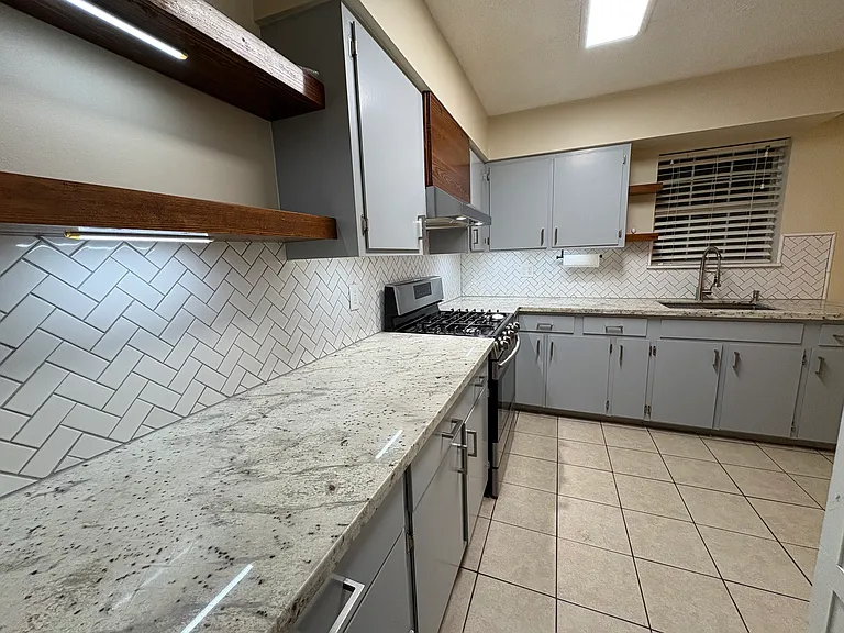 8639 Sonneville Dr — Photo 19