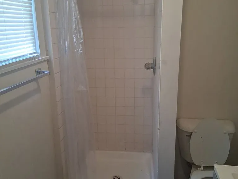 123 W Burke St — Photo 12
