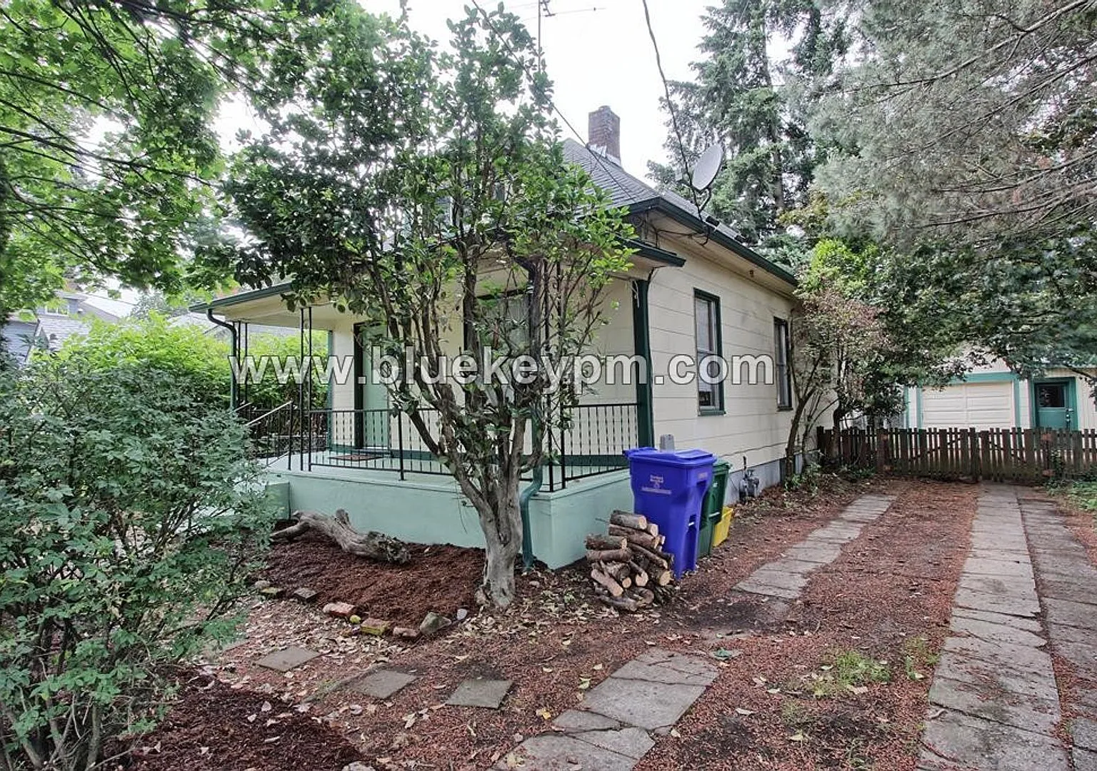 3 Bed, 1 Bath Home Near Providence Portland Medical Center in North Tabor Neighborhood — Photo 3