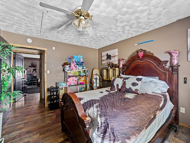 49044 W Highway 66 — Photo 38
