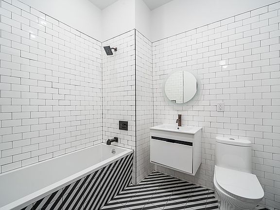 4th image of 566 Communipaw Ave #B