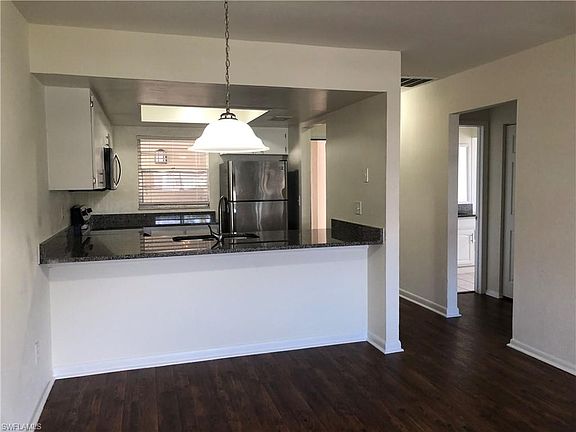 4th image of 630 SE 13th Pl APT 8