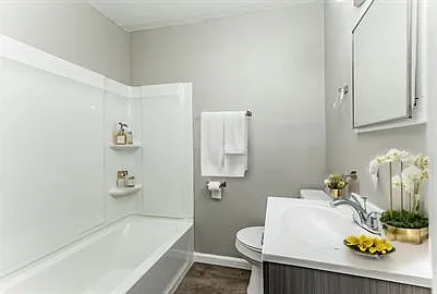 Central Park Apartments — Photo 9