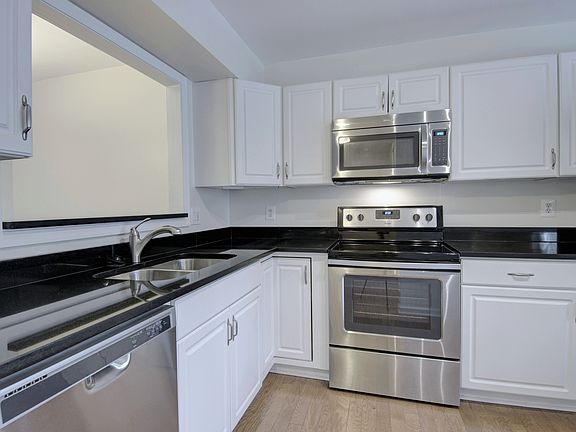 Kitchen area - 2nd view