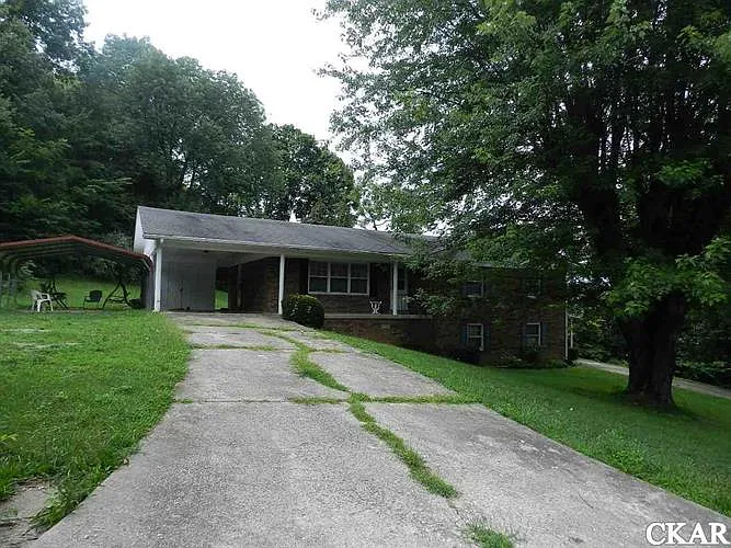 392 Countryside Cir photo 1