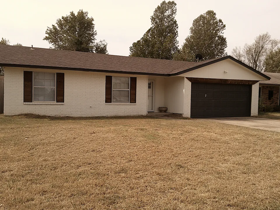 9616 NE 3rd Pl