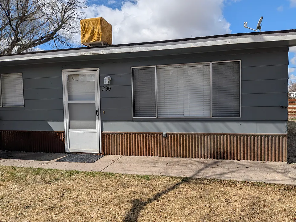 230 Short St