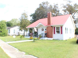 906 Fair St, Camden, SC 29020