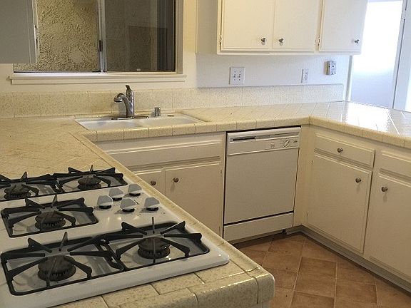 4th image of 81 Mount Whitney Ct