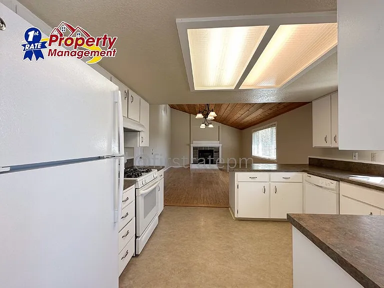 712 Fair Ln — Photo 8