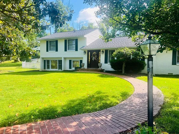 602 E Inwood Dr, Huntington, WV 25701