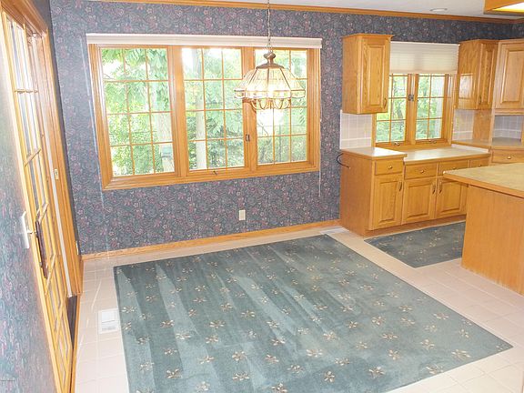 5th image of 907 Harvest Dr
