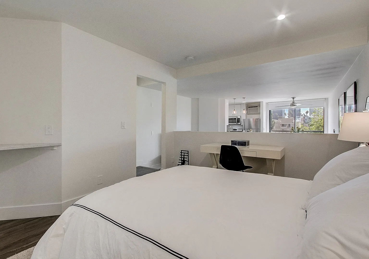 Kingsley Tower Apartments — Photo 4