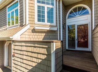 8 Wellfleet Ln, Chesterbrook, PA 19087
