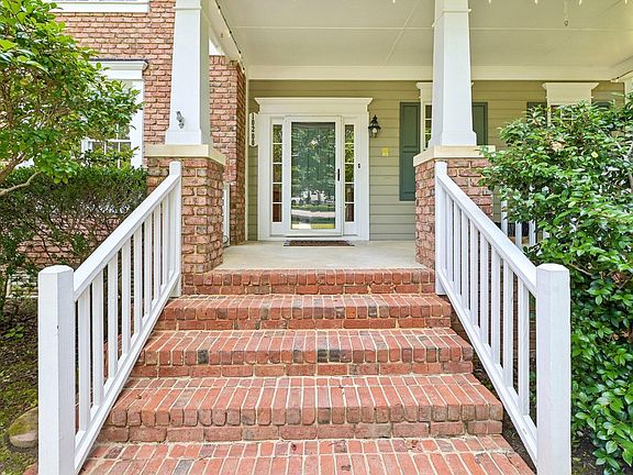 3rd image of 10200 Riverstone Pl
