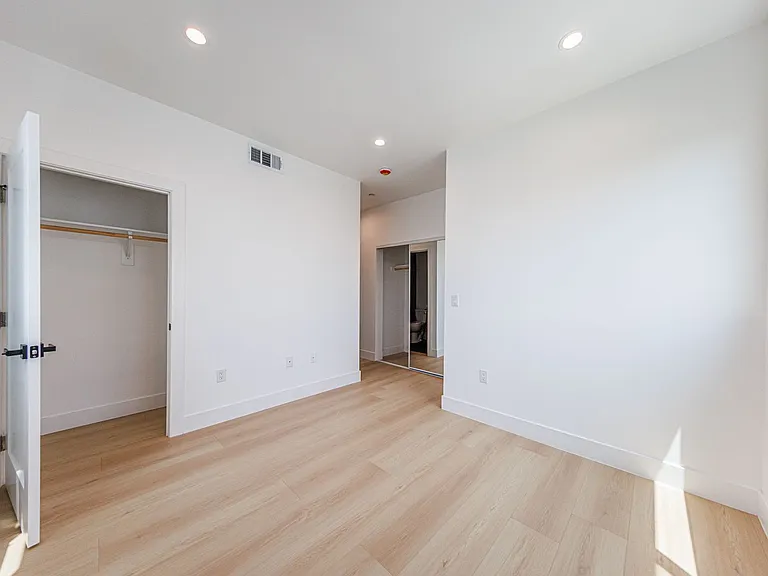 Gorgeous New Townhomes Next To la Cienega Park — Photo 41