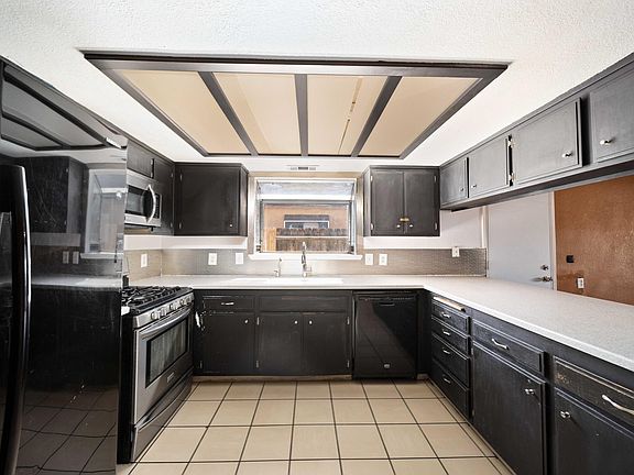 4th image of 43837 Gillan Ave