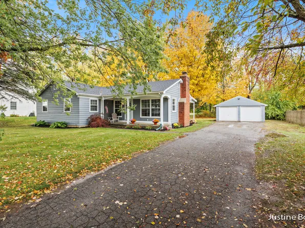 14158 12th Ave, Marne, MI 49435