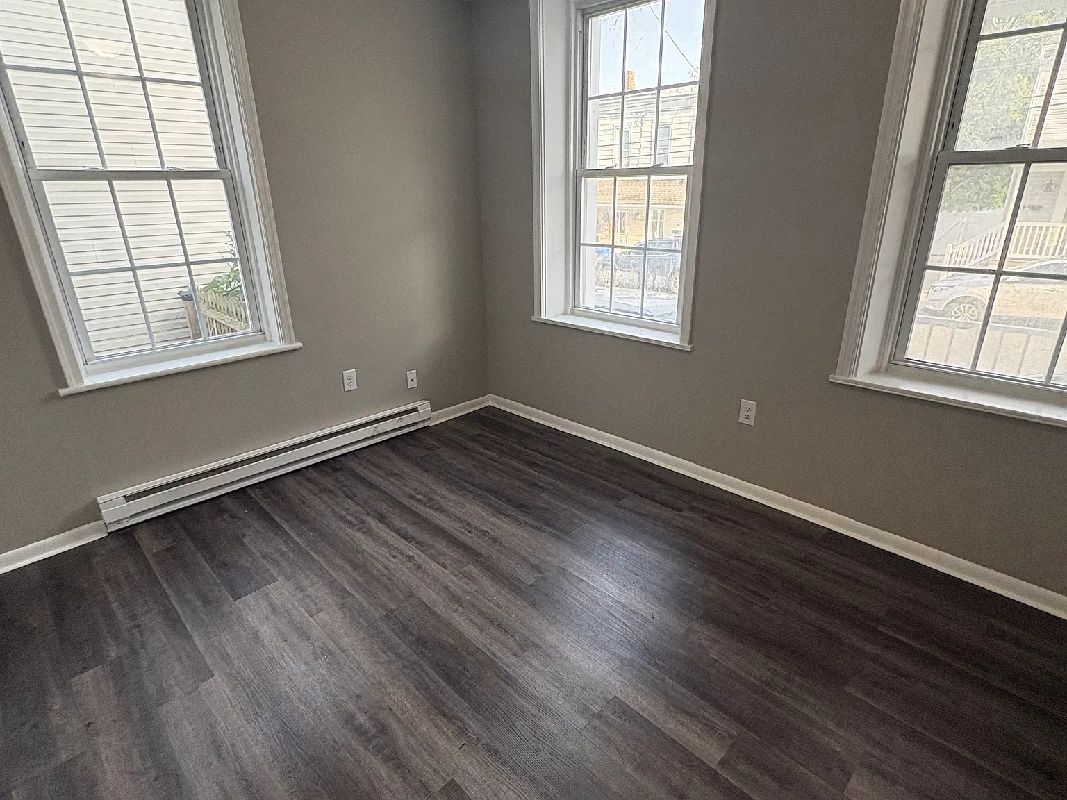 25 E High St — Photo 3