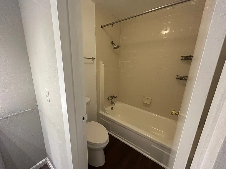 2811 SW Archer Rd #C18 — Photo 12