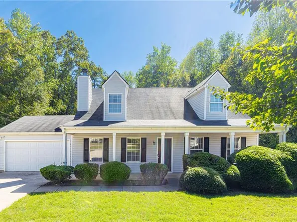 2787 Holly Berry Dr, Ellenwood, GA 30294