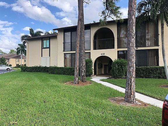 3rd image of 432 Pine Glen Ln APT A-1