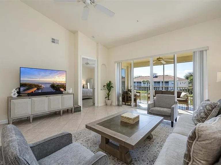 3057 Driftwood Way #4004 — Photo 4