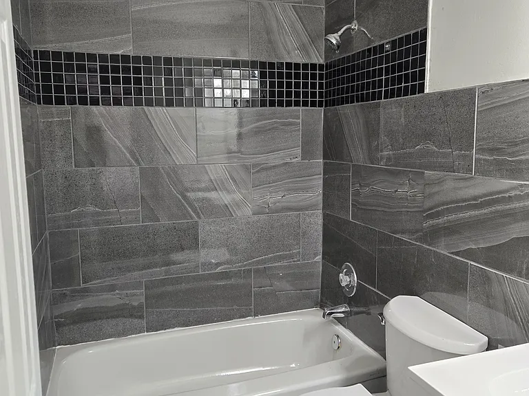 408 Bloor St E #204 — Photo 7