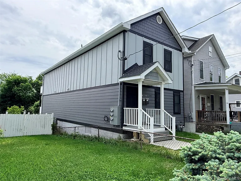 268 Carpenter Ave #1 — Photo 2