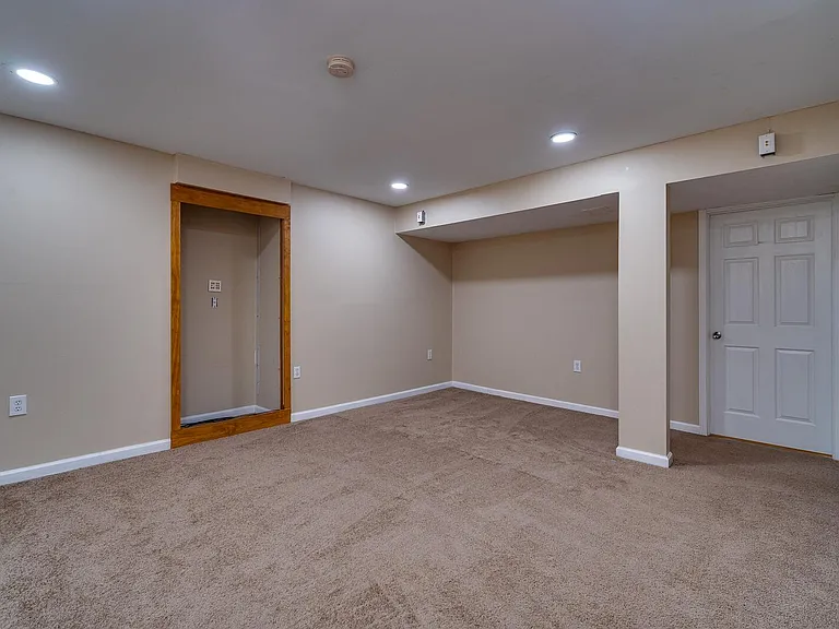 6978 Fallen Oaks Dr — Photo 26