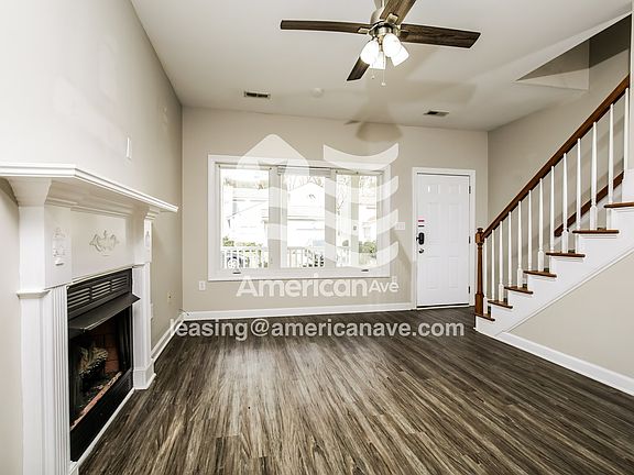 23579_002_living_room_3.jpg