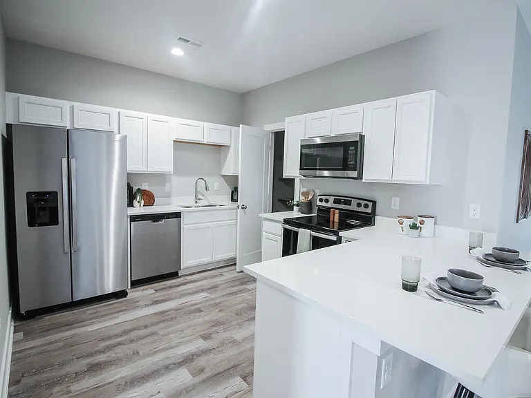 16567 W Lynndale St — Photo 3