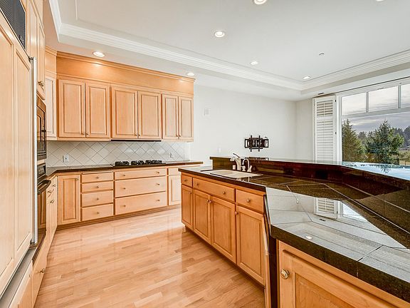 4th image of 10055 Meydenbauer Way SE APT 13