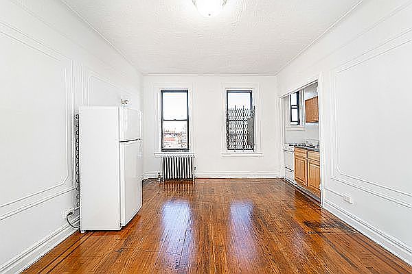 1st image of 2520 42nd St APT 3D