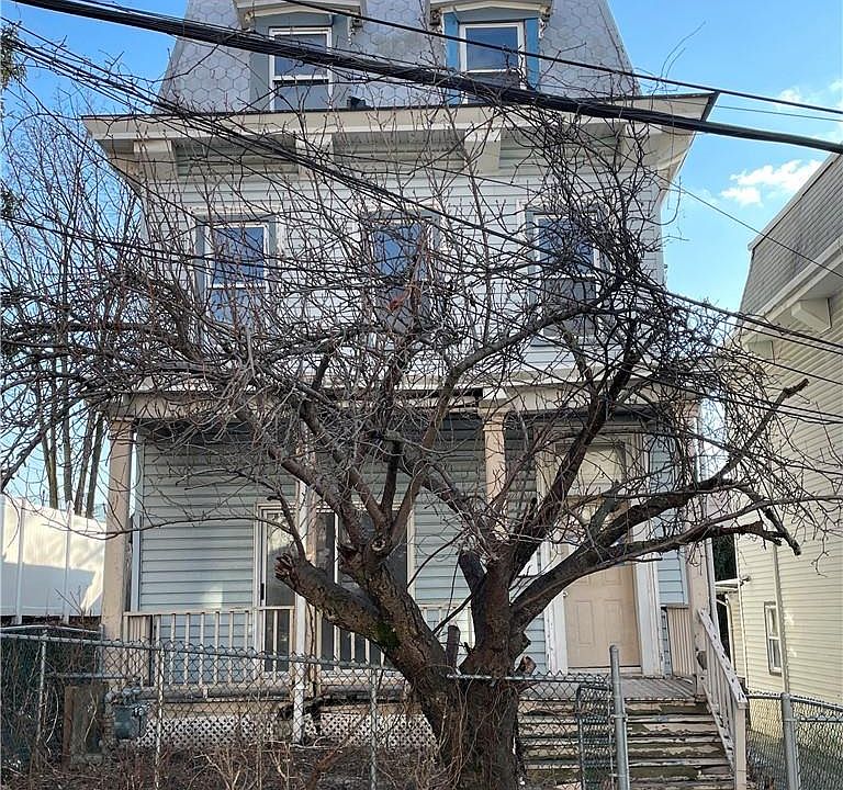 1st image of 20 Lamartine Avenue