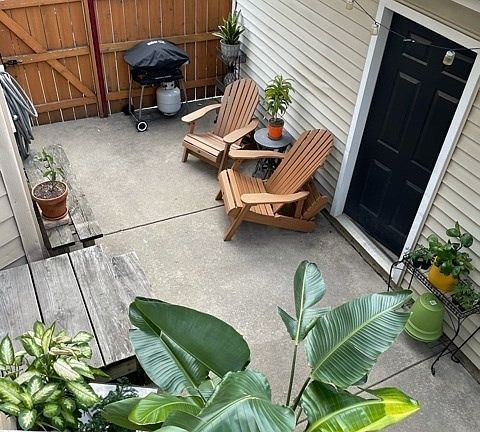 4th image of 1800 N Honore St APT 2R