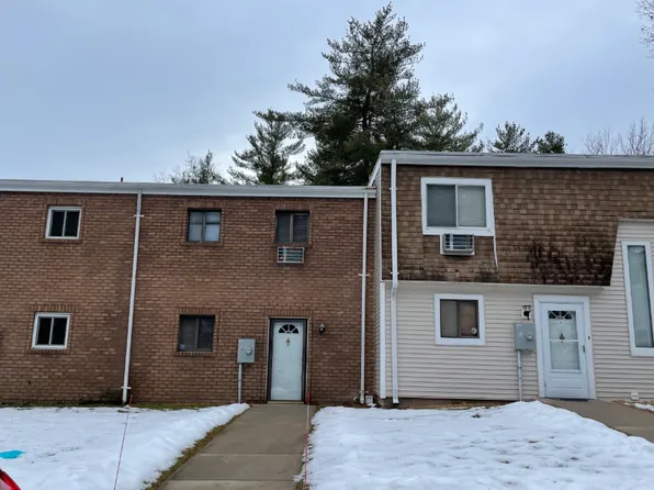 12 Sutton Pl, Bloomfield, CT 06002