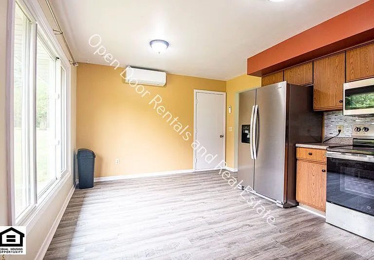 1506 S Dowling St — Photo 7