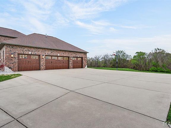 5th image of 10349 Bauer Rd